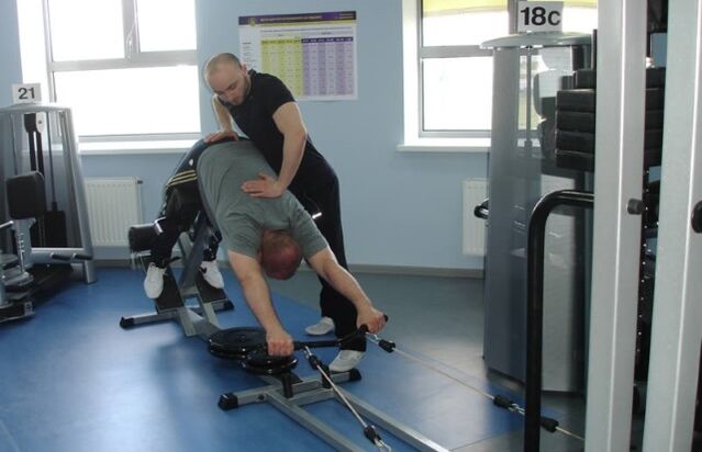 Clases deportivas de medios para a osteocondrose da columna lumbar