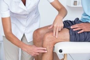Exame físico do xeonllo para diagnosticar a artrose