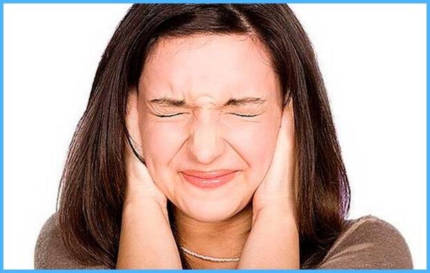 O ruído na cabeza dunha muller é un dos signos de osteocondrose cervical